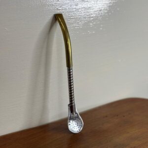 Pico de loro redondeada pico dorado