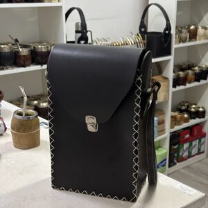 Bolso con broche cuero